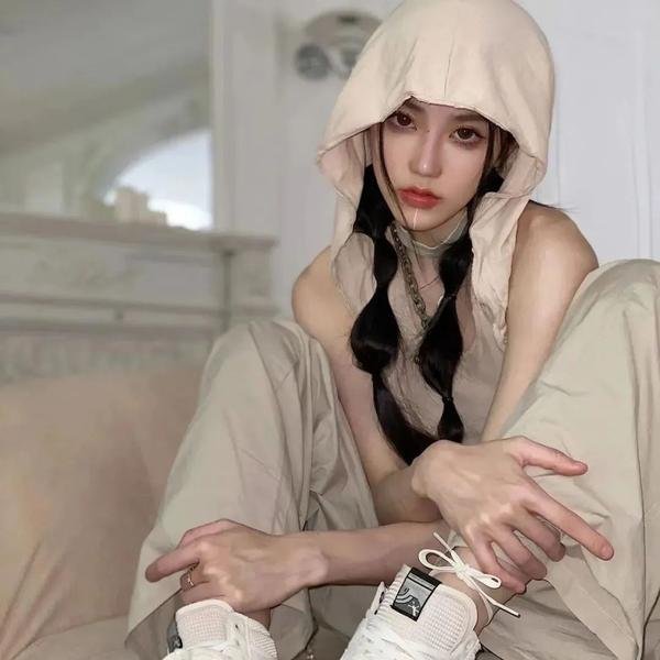 香烟女孩封面